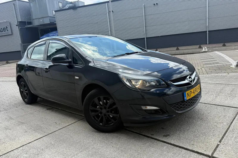 Opel Astra (2015)
