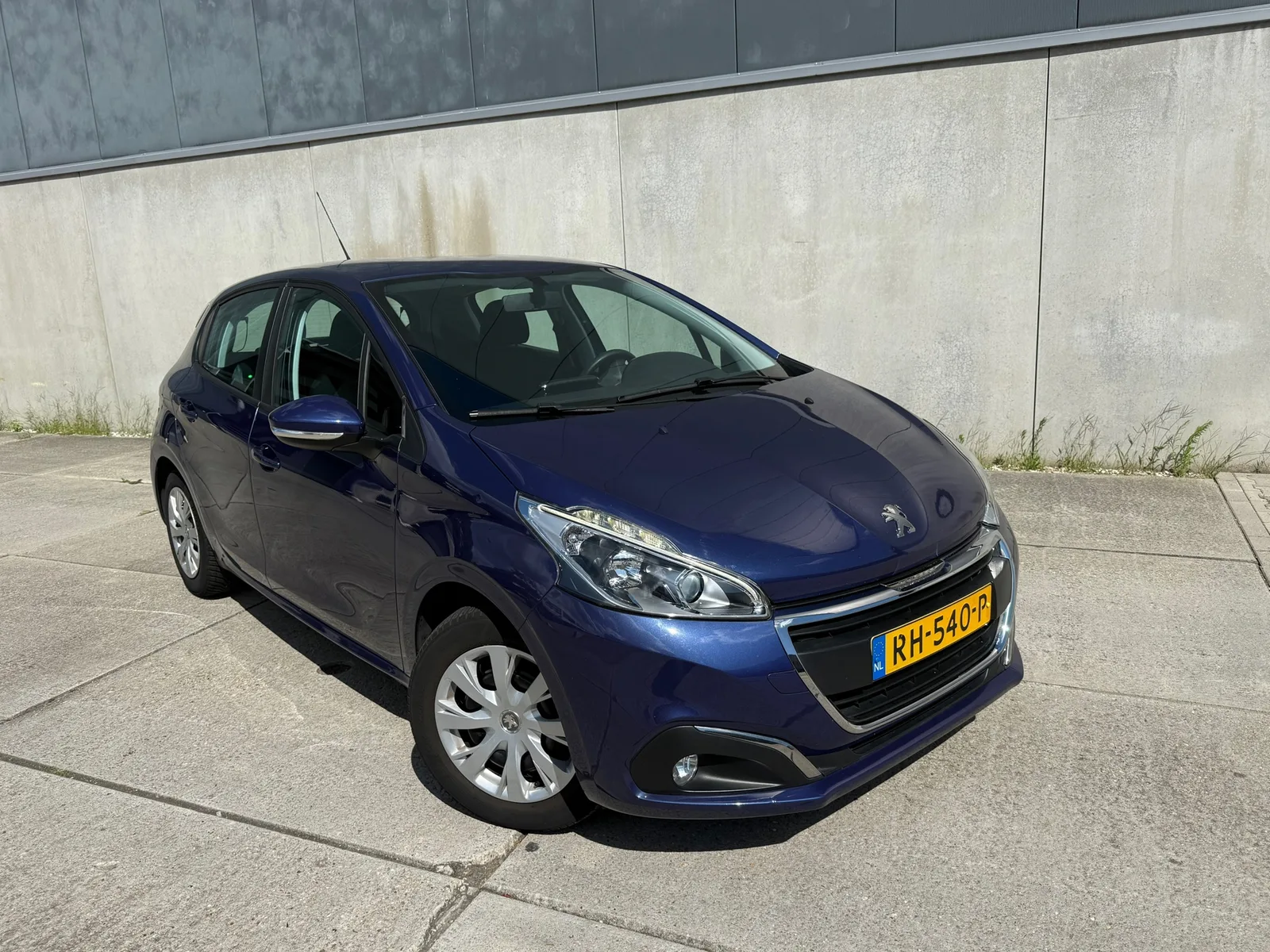 Peugeot 208 (2017) — foto 1