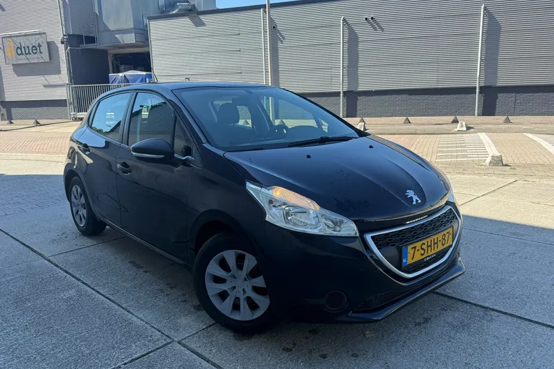 Peugeot 208 (2013)
