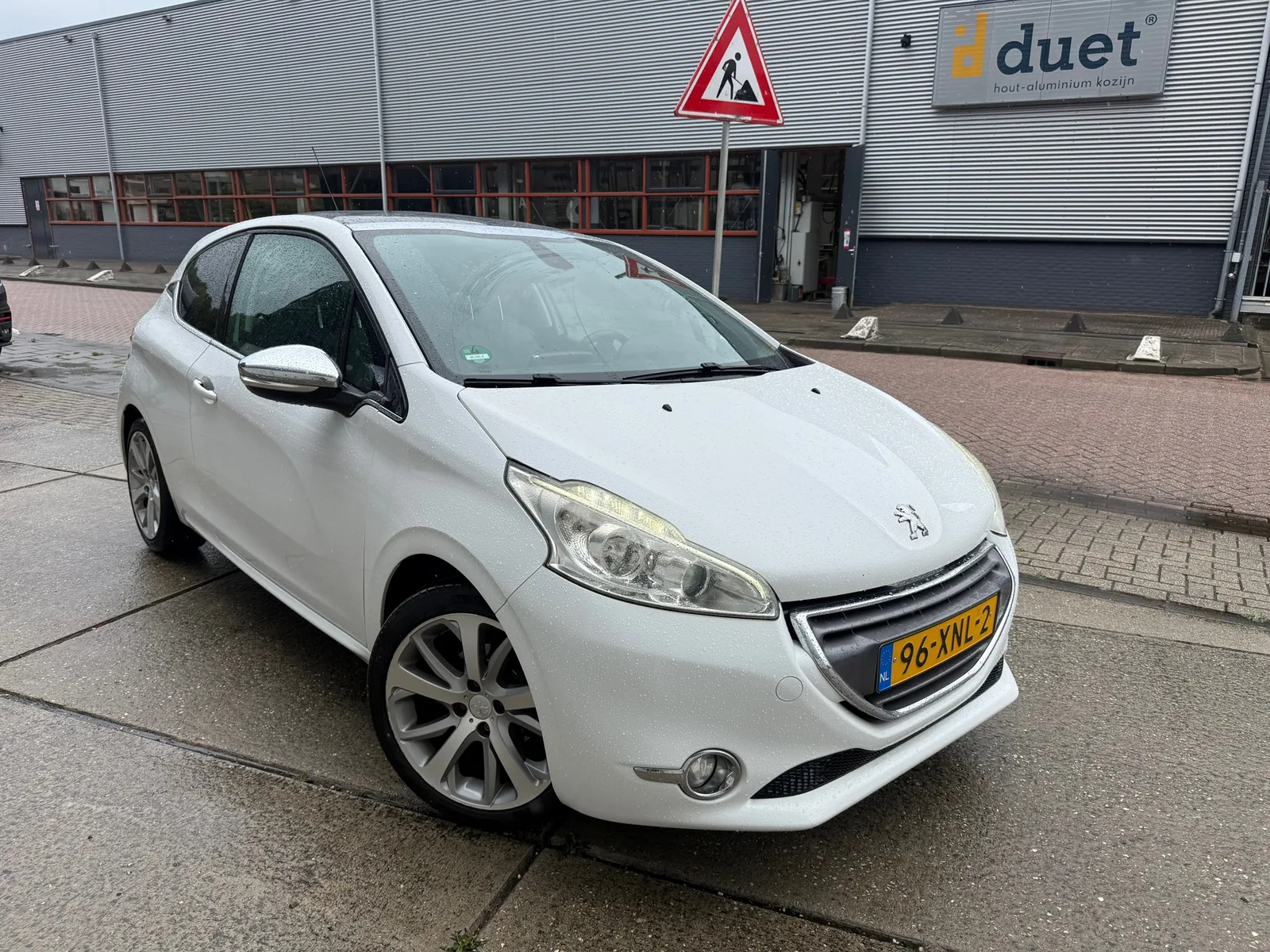 Peugeot 208 (2012) — foto 1