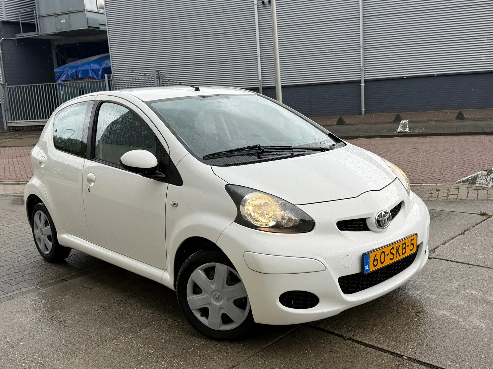Toyota Aygo (2011) — foto 1