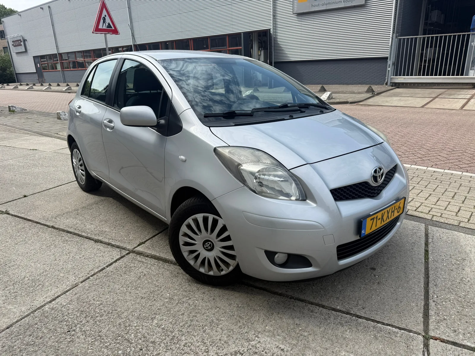 Toyota Yaris (2010) — foto 1