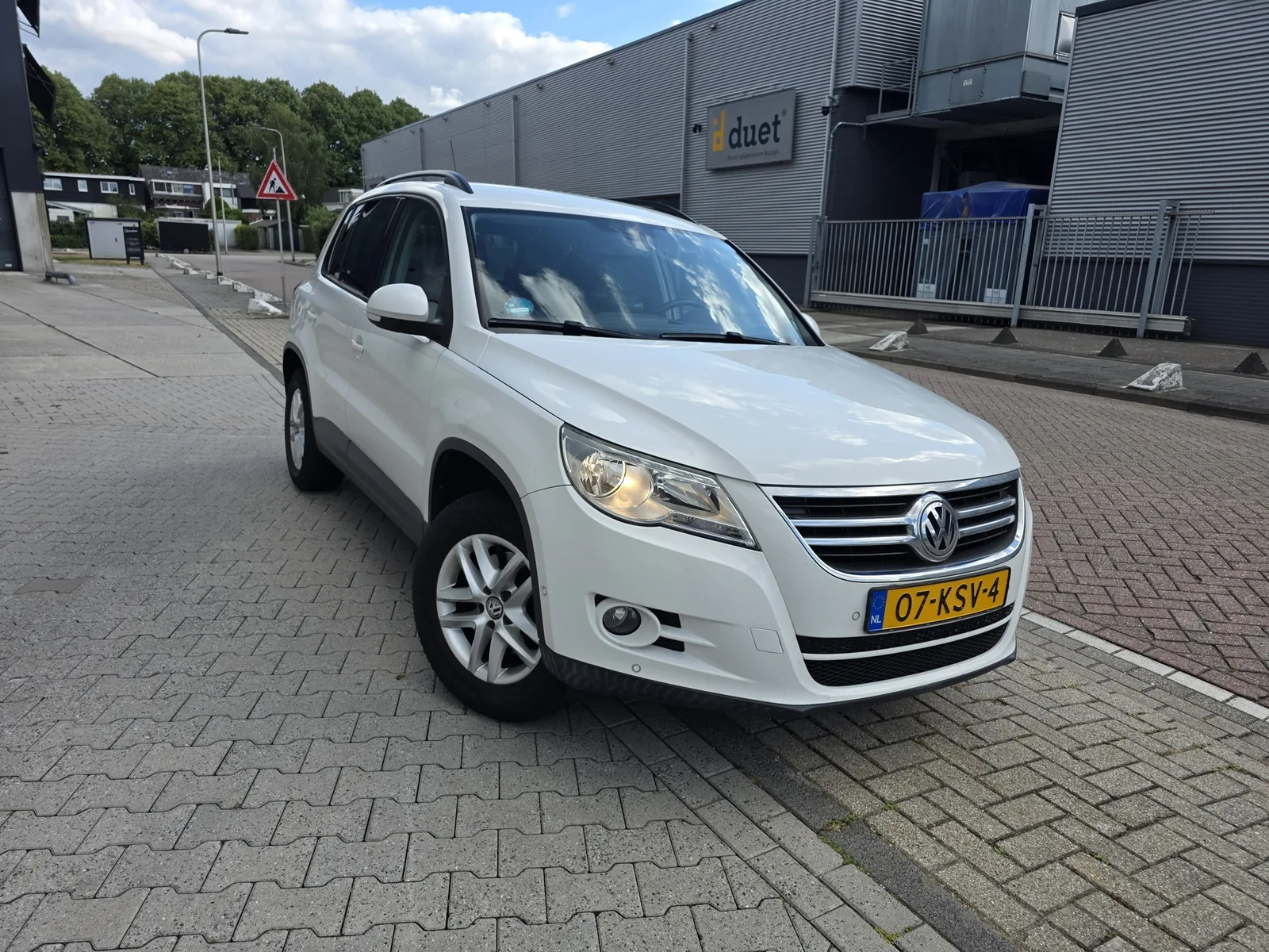 Volkswagen Tiguan (2010) — foto 1