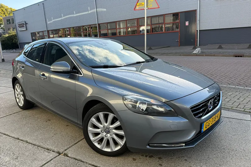Volvo V40 (2015)