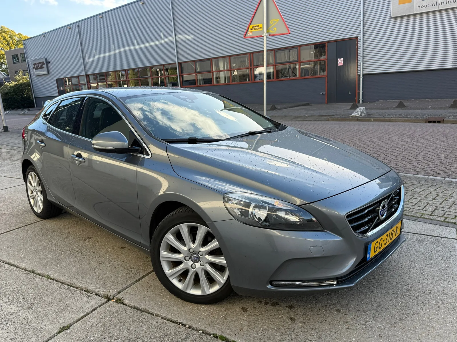 Volvo V40 (2015) — foto 1
