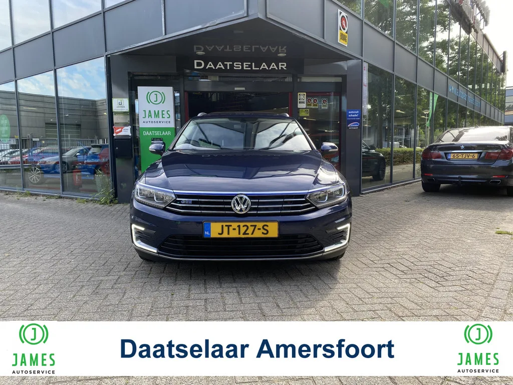 Volkswagen Passat (2016) — foto 1