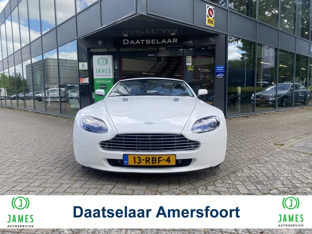 Aston Martin V8 Vantage (2010) — foto 1