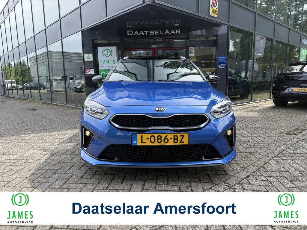 Kia Ceed Sportswagon (2021) — foto 1