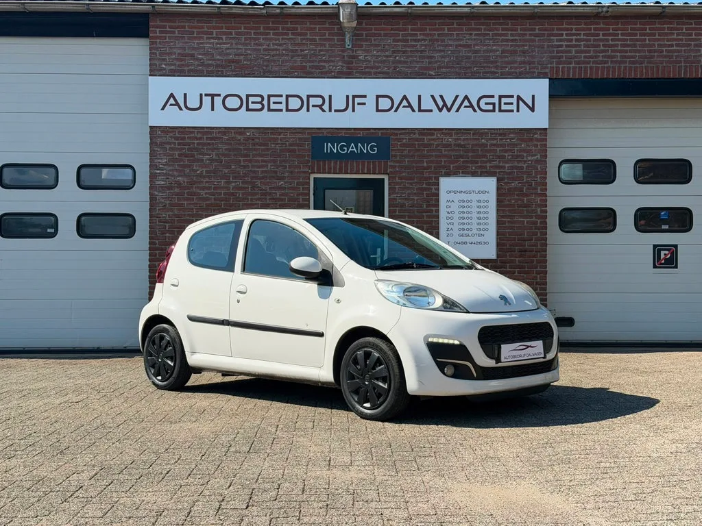 Peugeot 107 (2012) — foto 1