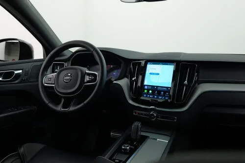 Volvo XC60 (2021) — foto 1