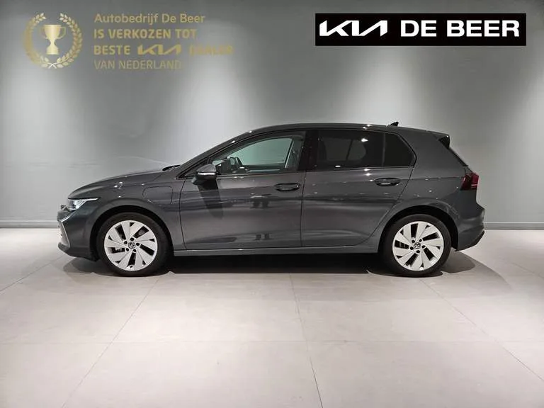 Volkswagen Golf (2025) — foto 1