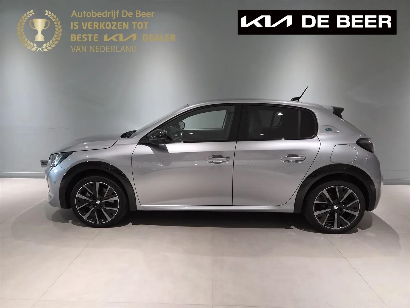 Peugeot e-208 (2023) — foto 1