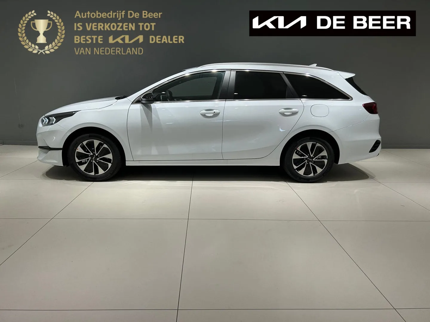 Kia Ceed Sportswagon (2025) — foto 1