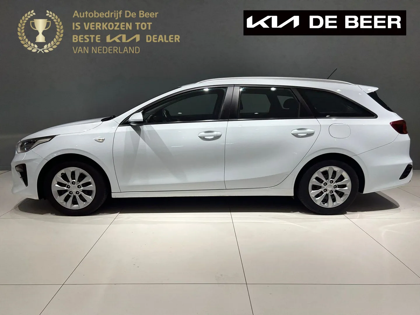 Kia Ceed Sportswagon (2019) — foto 1