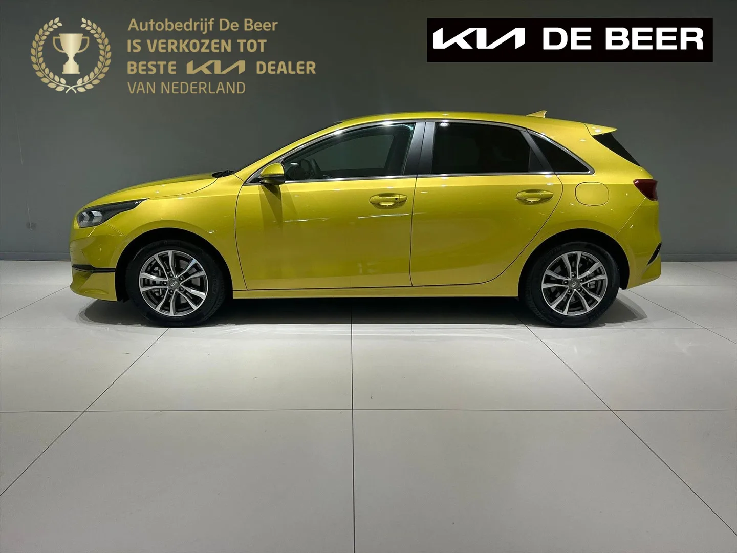 Kia Ceed (2022) — foto 1
