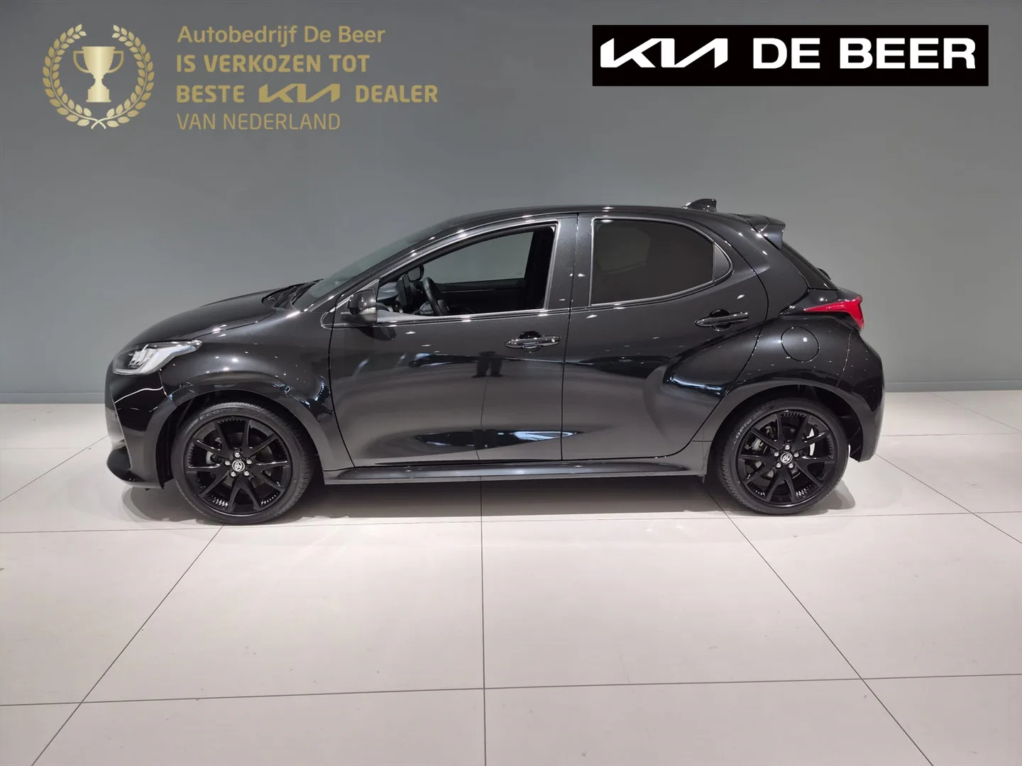 Toyota Yaris (2023) — foto 1