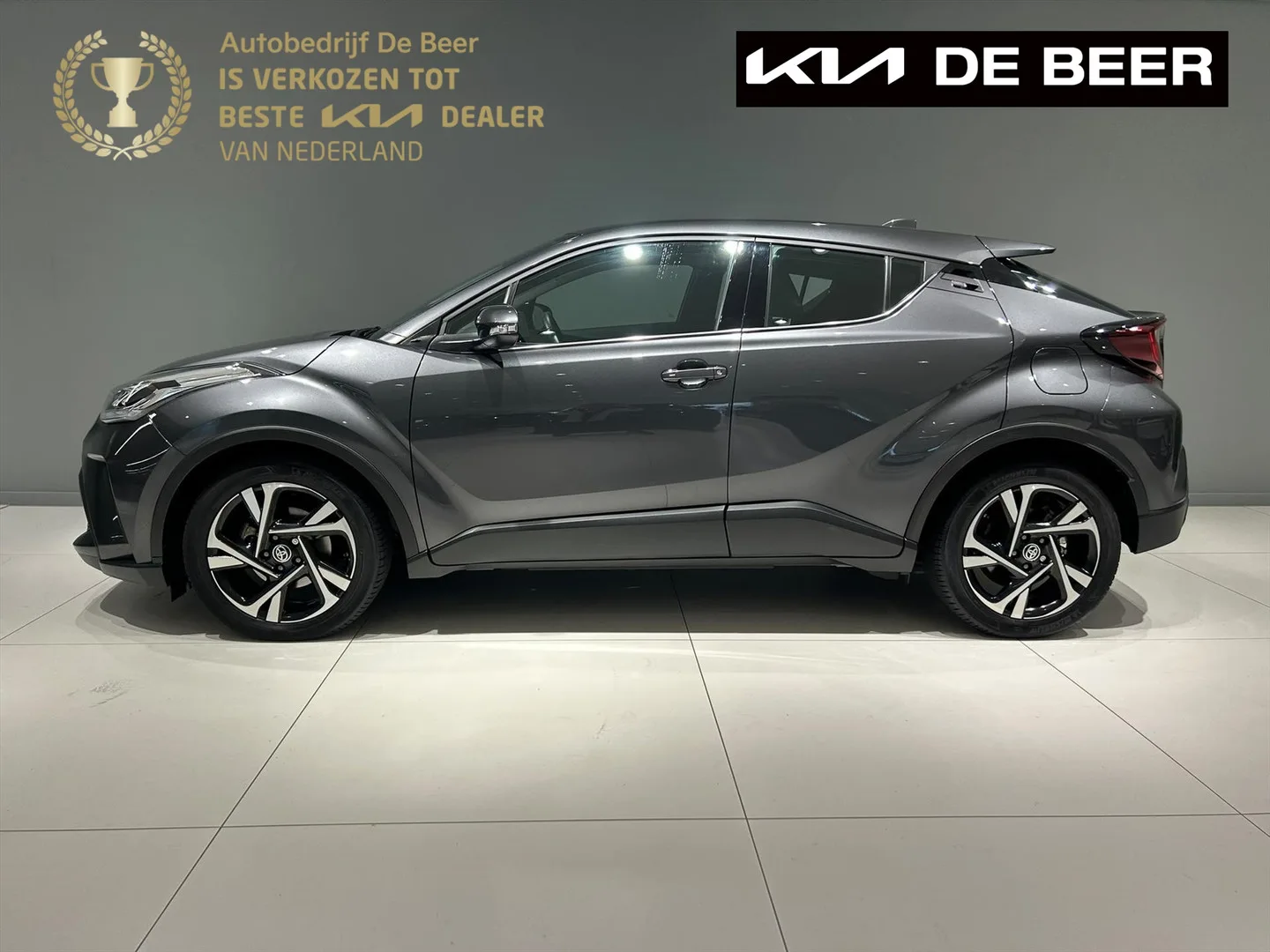 Toyota C-HR (2023) — foto 1