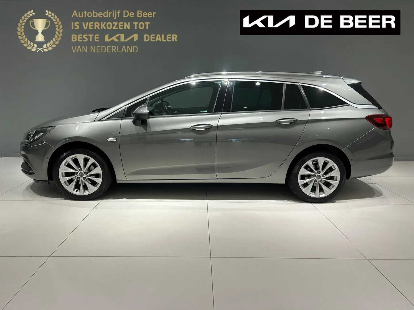 Opel Astra (2018) — foto 1