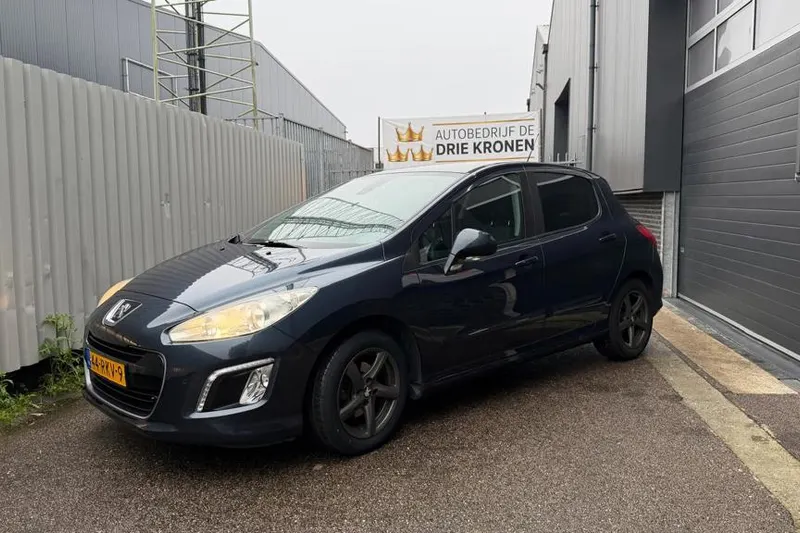 Peugeot 308 (2011)