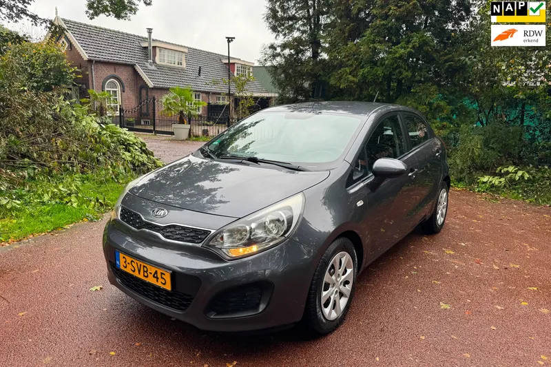 Kia Rio (2013)