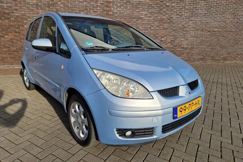 Mitsubishi Colt (2004)