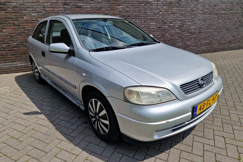 Opel Astra (2000)