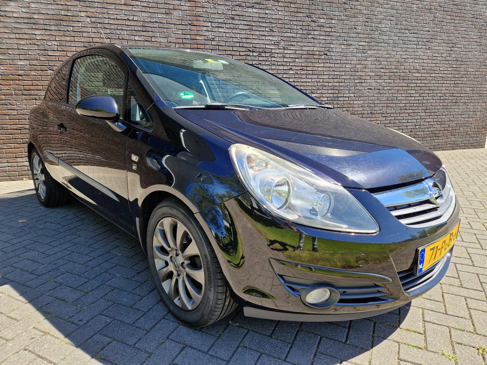 Opel Corsa (2011) — foto 1