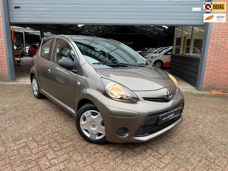 Toyota Aygo (2012) — foto 1