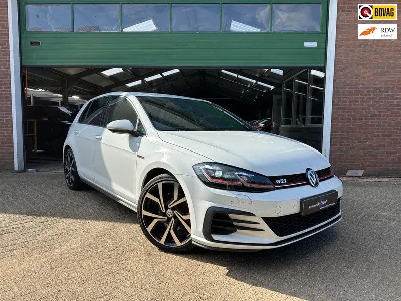 Volkswagen Golf (2017) — foto 1