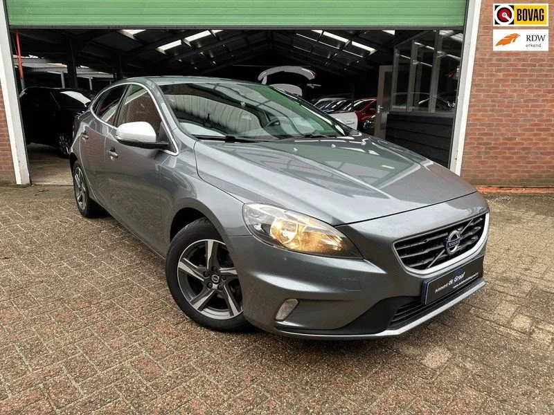 Volvo V40 (2016) — foto 1