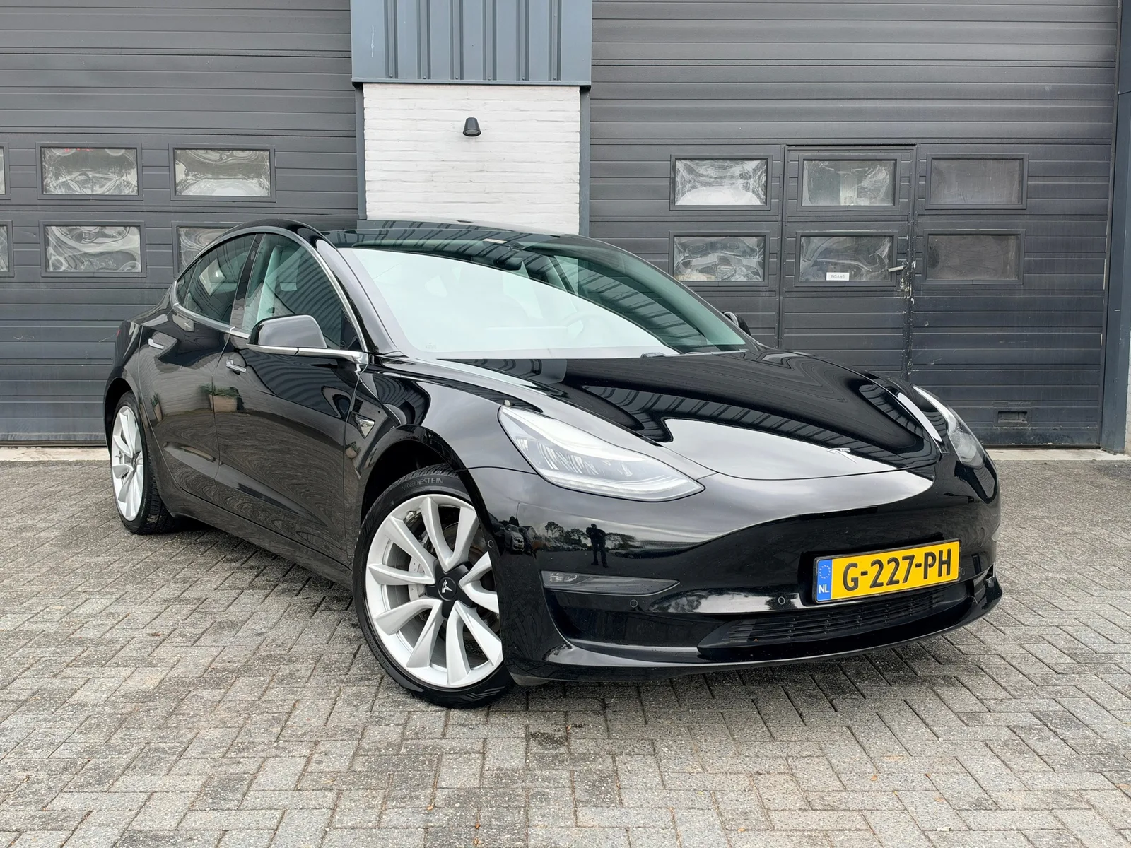 Tesla Model 3 (2019) — foto 1
