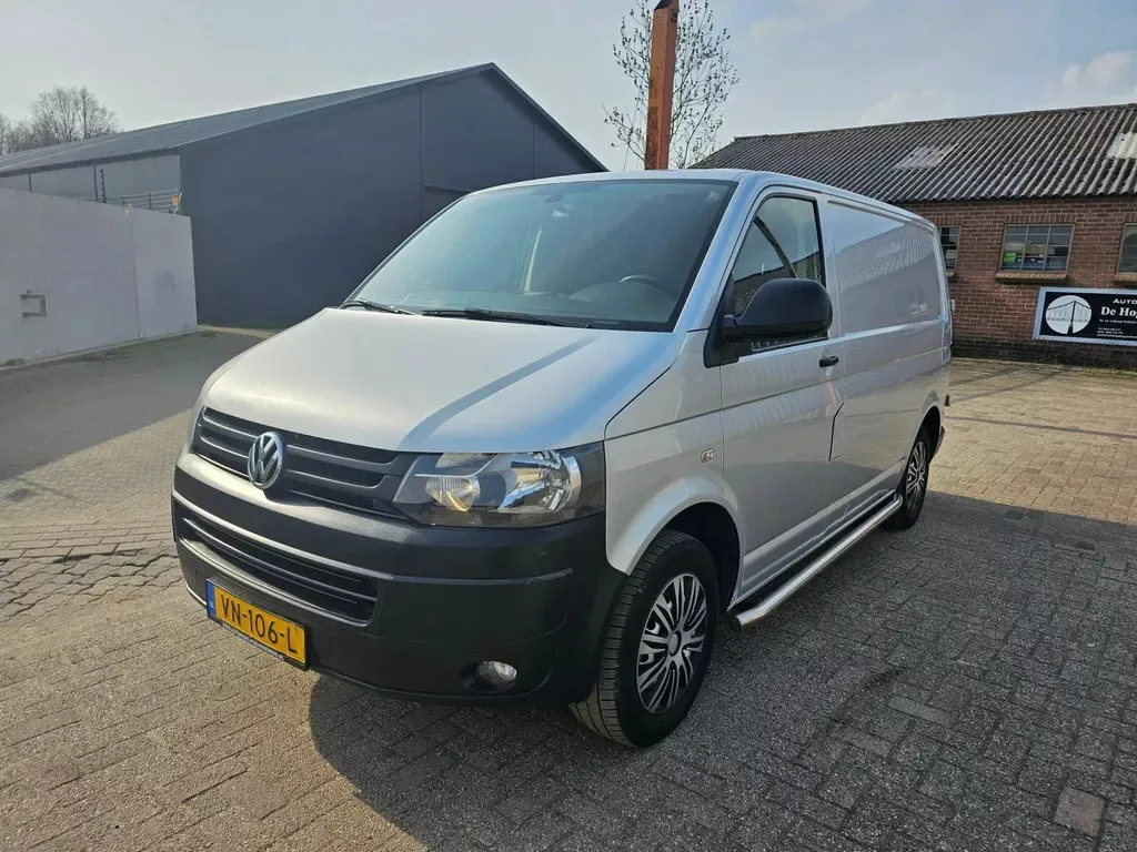 Volkswagen Transporter (2015) — foto 1