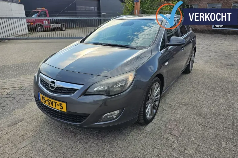 Opel Astra (2011)