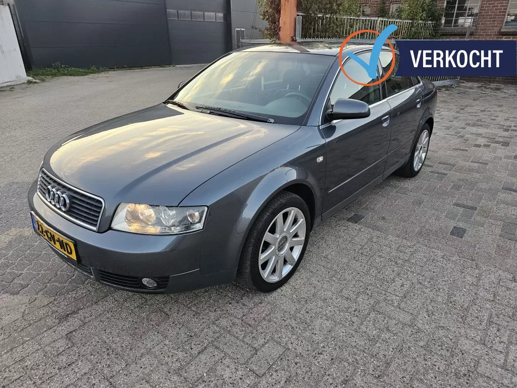 Audi A4 (2001) — foto 1