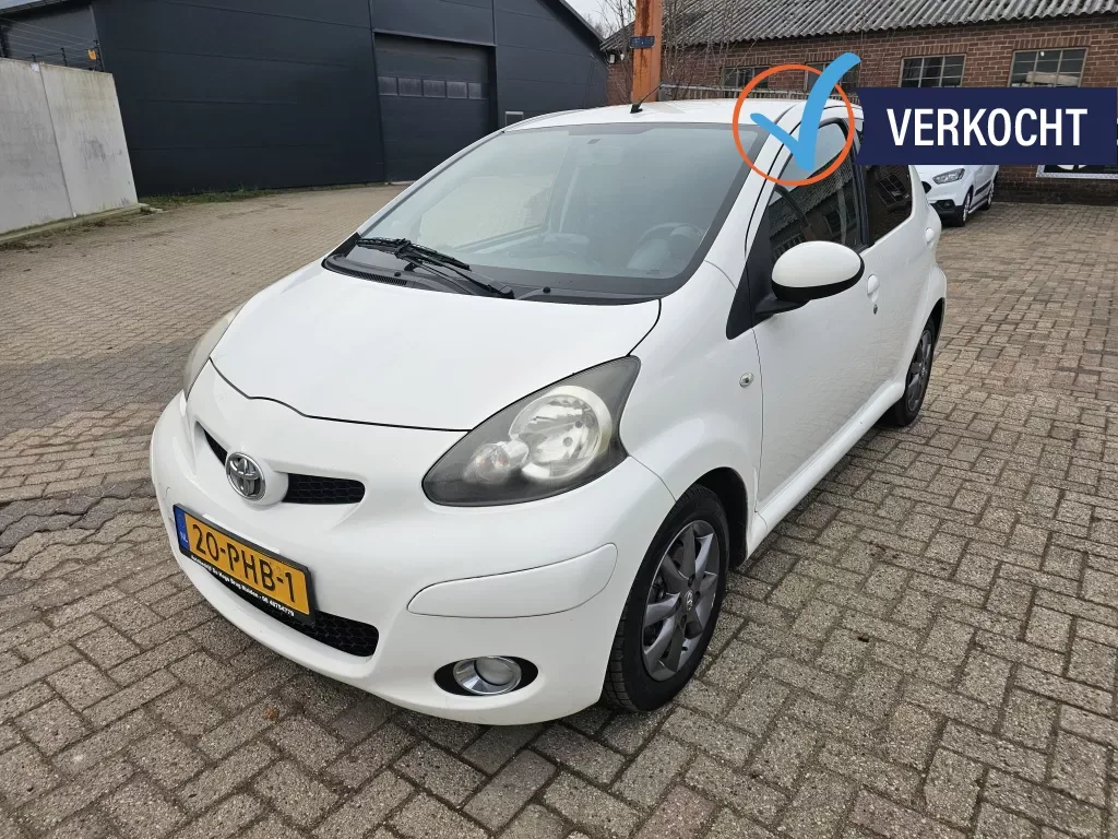 Toyota Aygo (2011) — foto 1