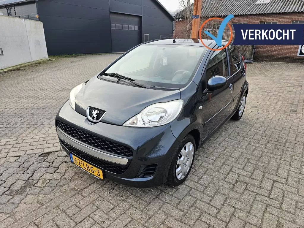 Peugeot 107 (2010) — foto 1