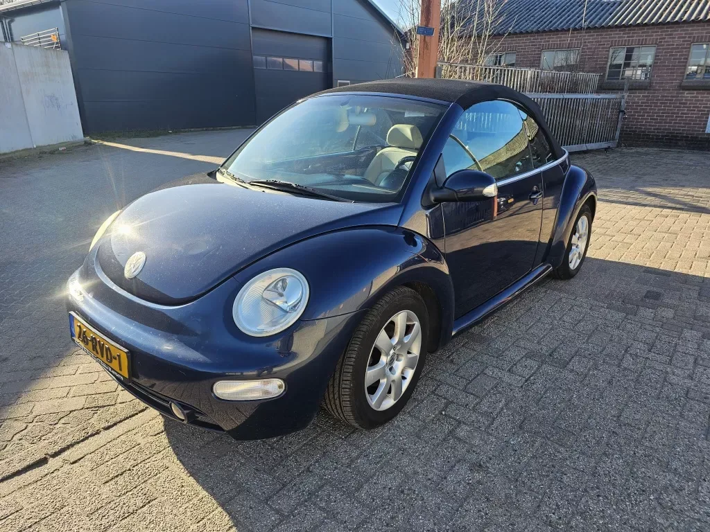 Volkswagen New Beetle (2003) — foto 1