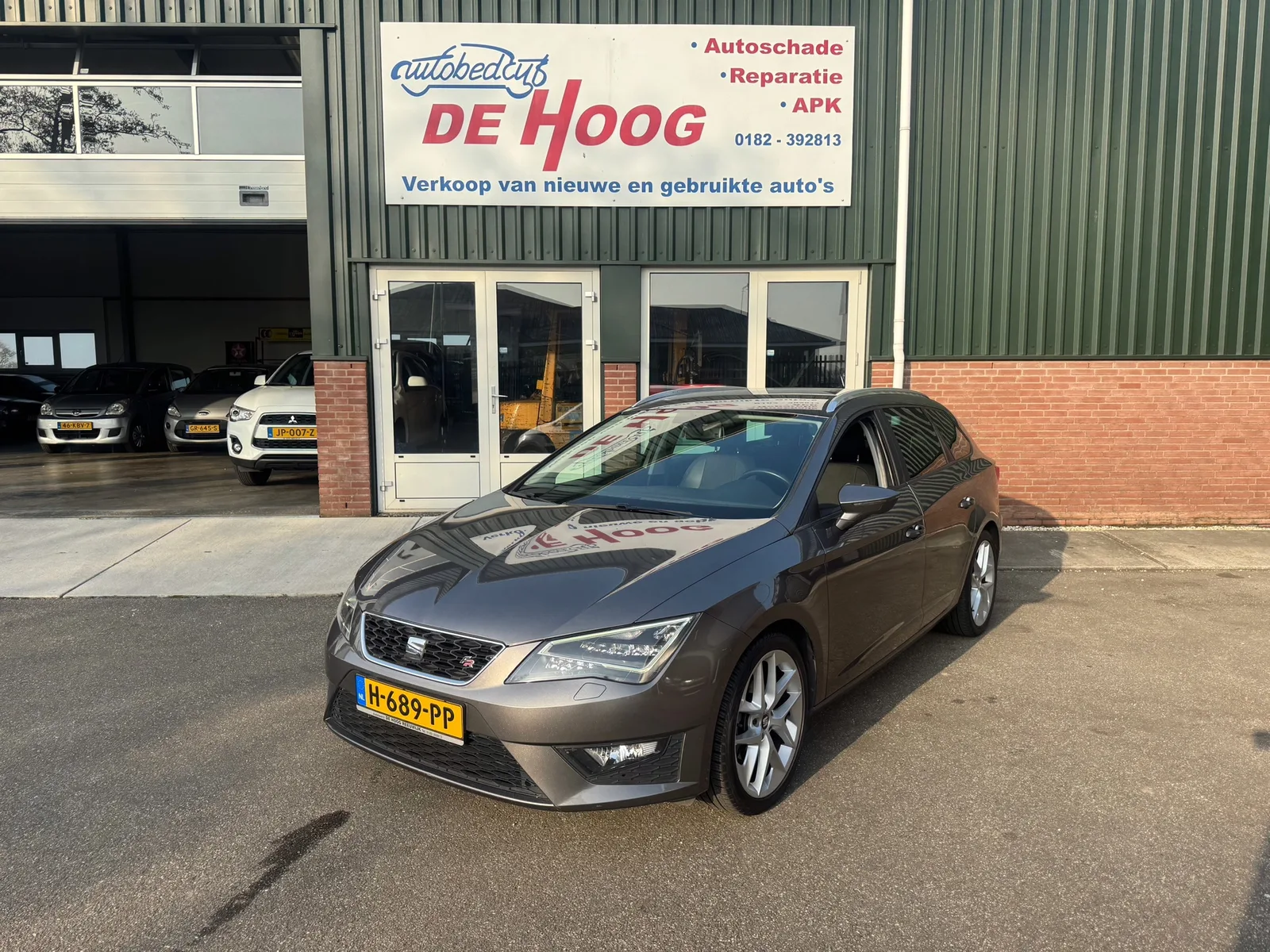 SEAT Leon (2015) — foto 1