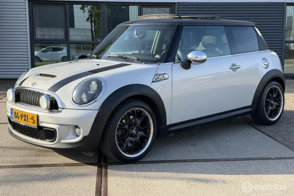 MINI Mini 1 6 Cooper s (2011) — foto 1
