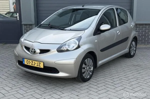 Toyota Aygo (2008) — foto 1
