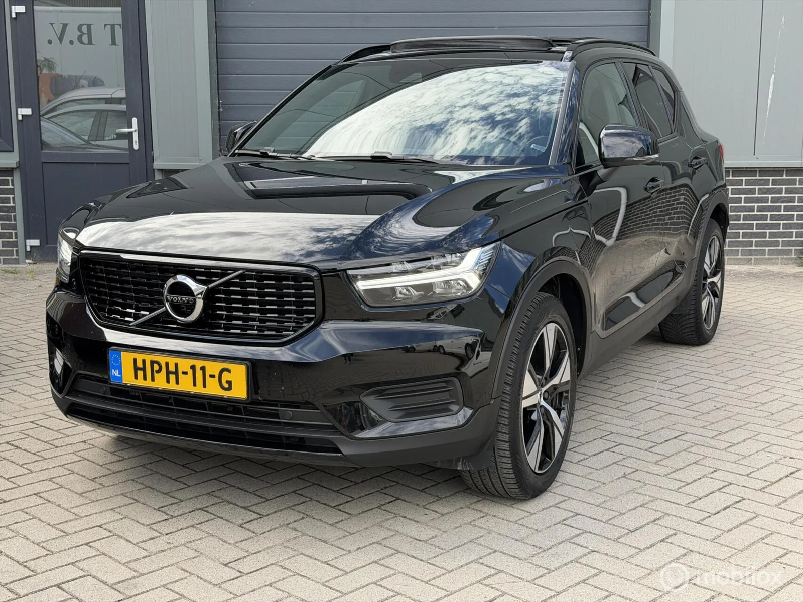 Volvo XC40 (2021) — foto 1