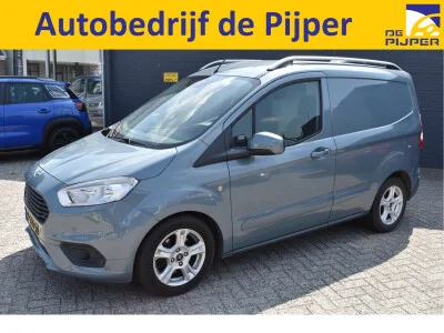 Ford Transit Courier (2018) — foto 1