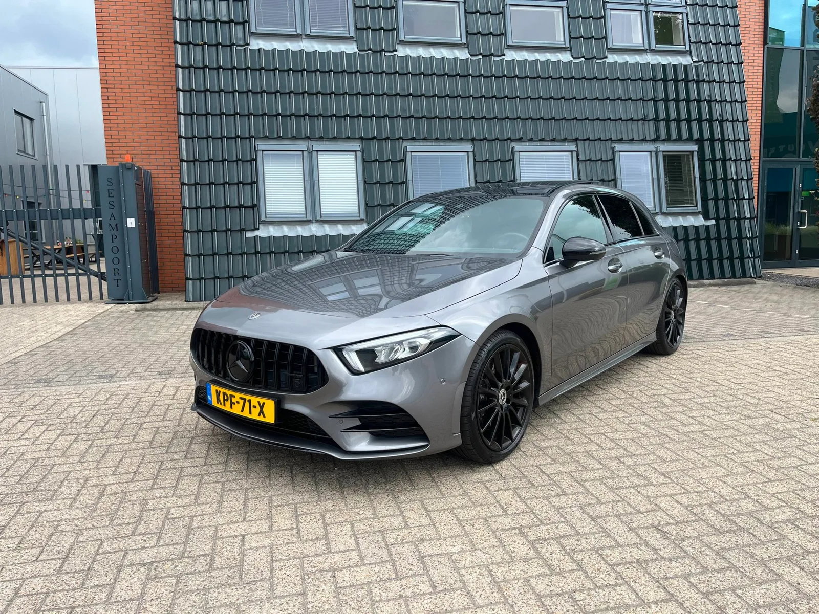 Mercedes-Benz A-Klasse (2019) — foto 1