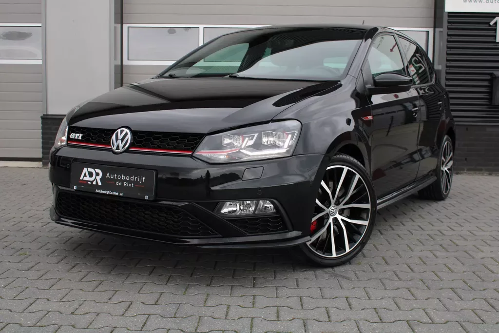 Volkswagen Polo (2016) — foto 1