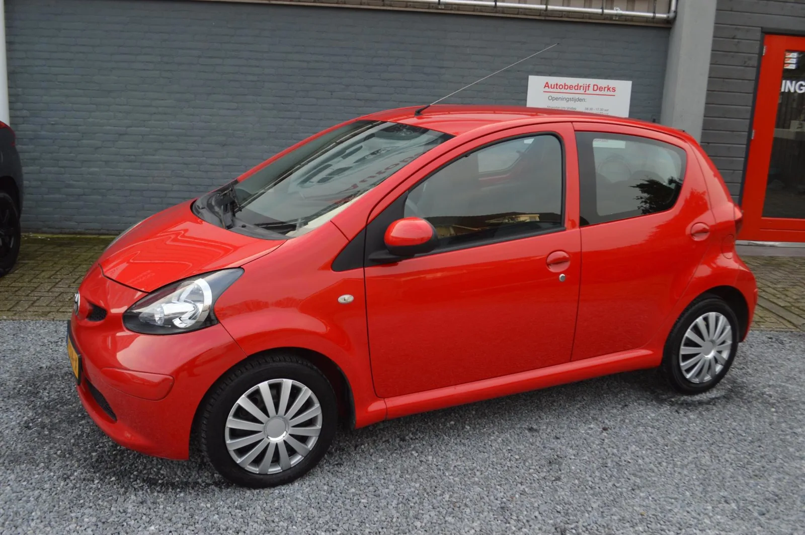 Toyota Aygo (2006) — foto 1