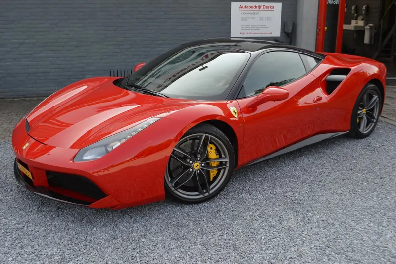 Ferrari 488 (2016)