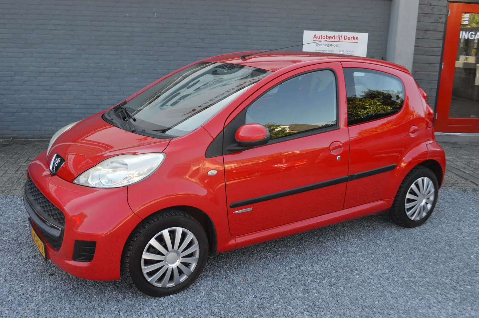 Peugeot 107 (2009) — foto 1