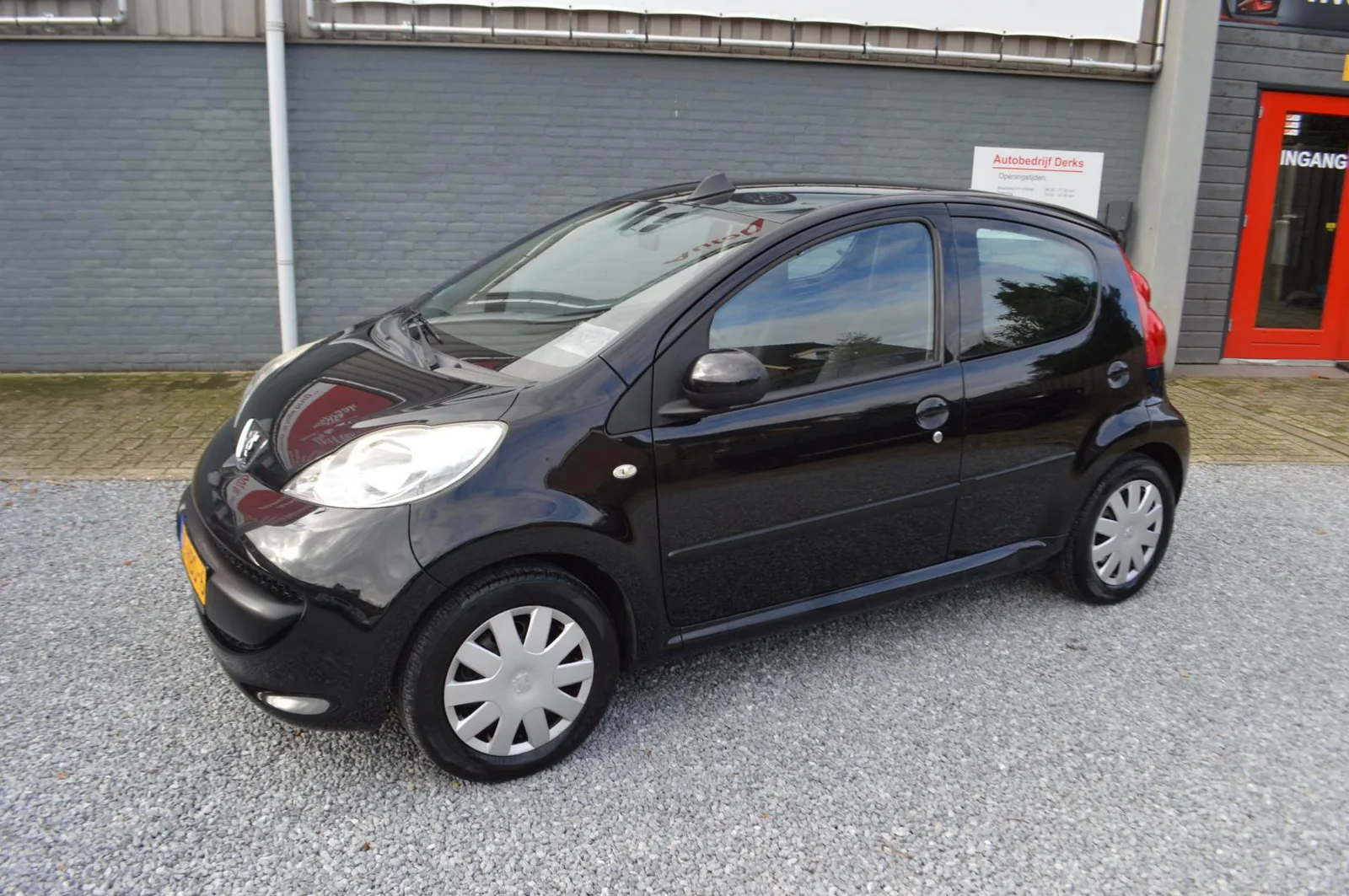 Peugeot 107 (2008) — foto 1