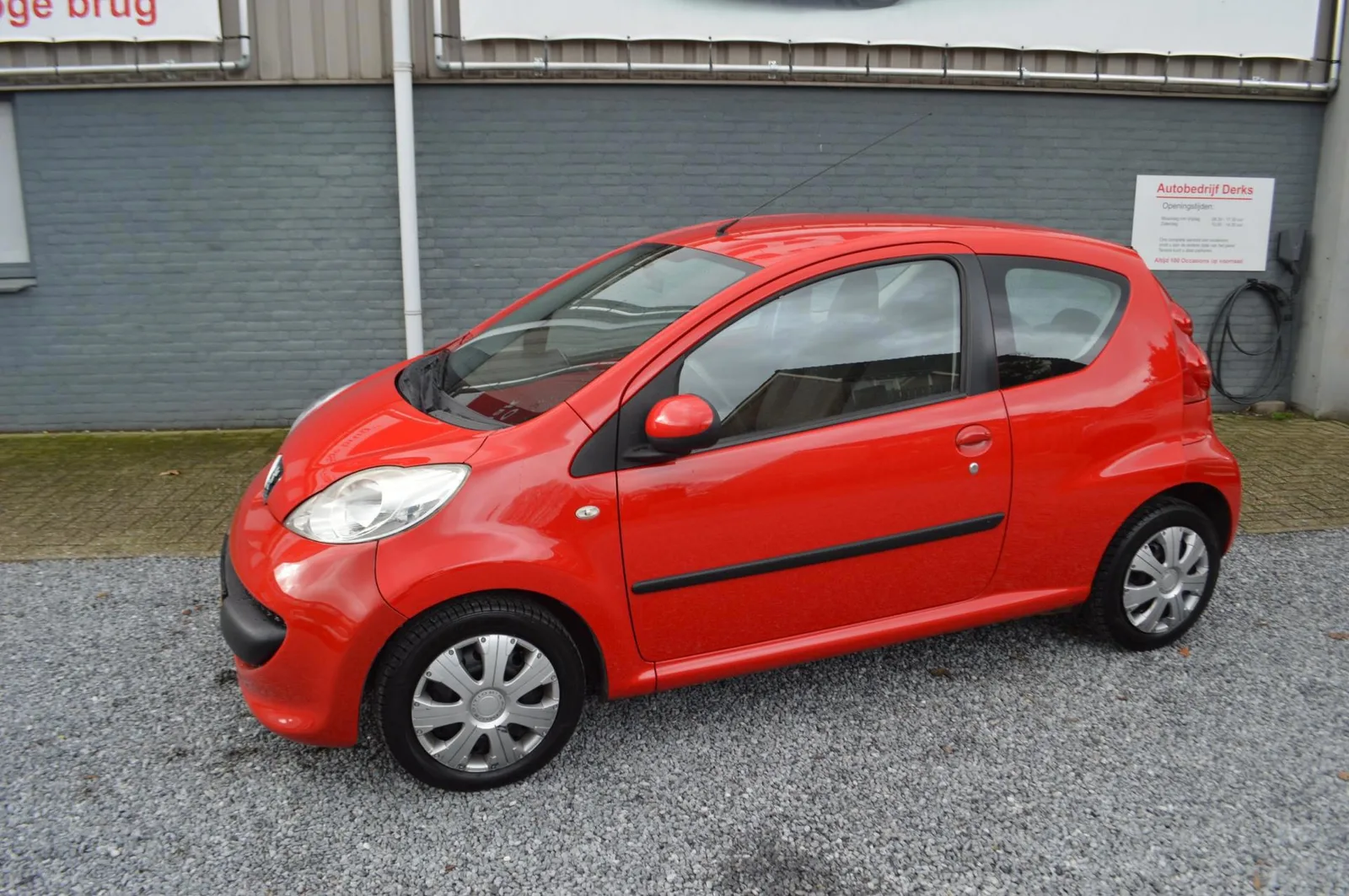 Peugeot 107 (2007) — foto 1