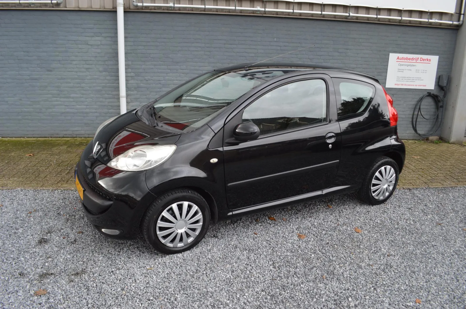 Peugeot 107 (2008) — foto 1